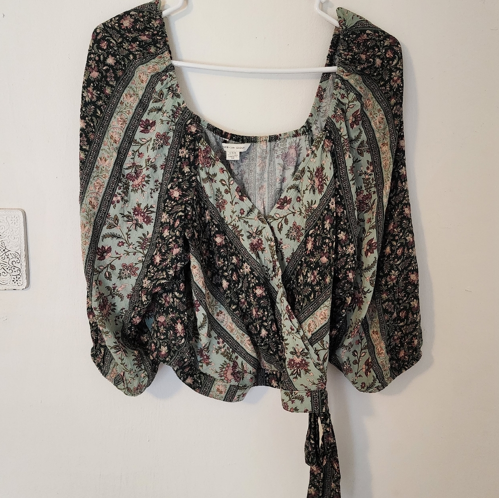 American Eagle Crop Blouse
